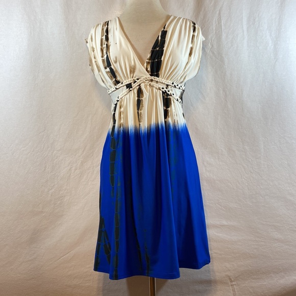 VENUS Tie Dye Dress with adorable braided detail. - Picture 2 of 9